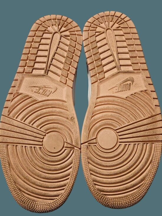 Nike Air Jordan 1 Mid White/Crimson Tint/Arctic Orange/Black Sneakers Men 9.5 main image 7